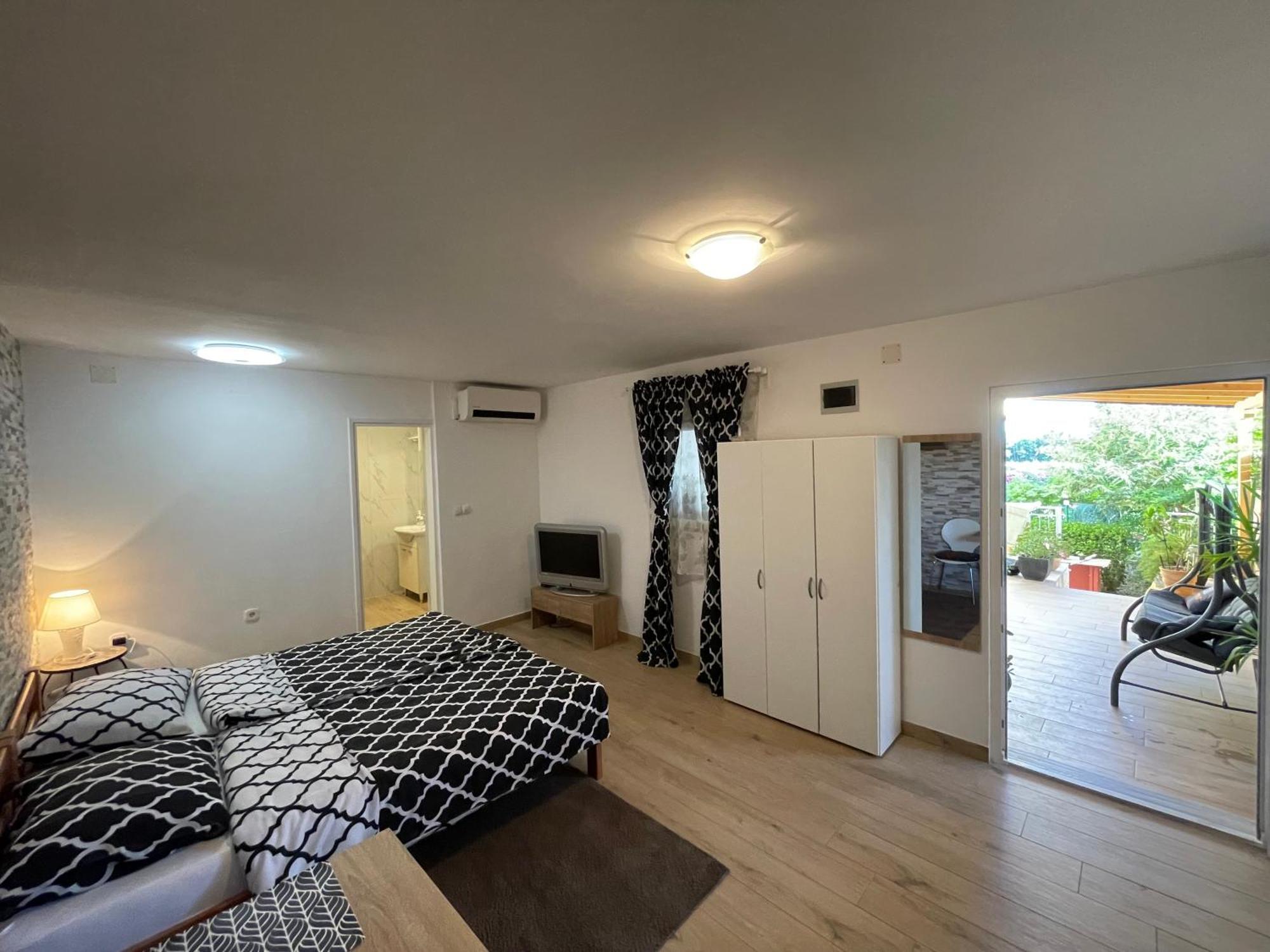 PUY Apartment Mika מראה חיצוני תמונה