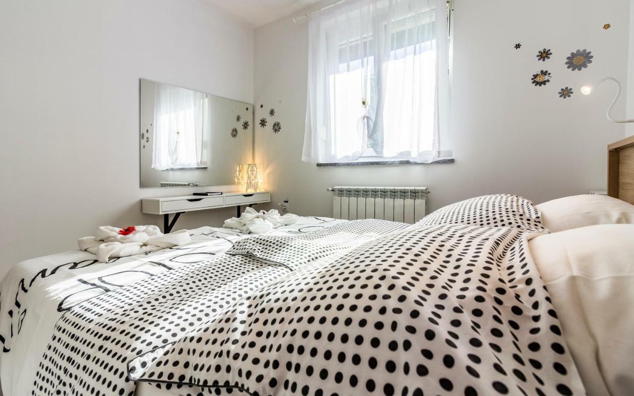 PUY Apartment Mika מראה חיצוני תמונה